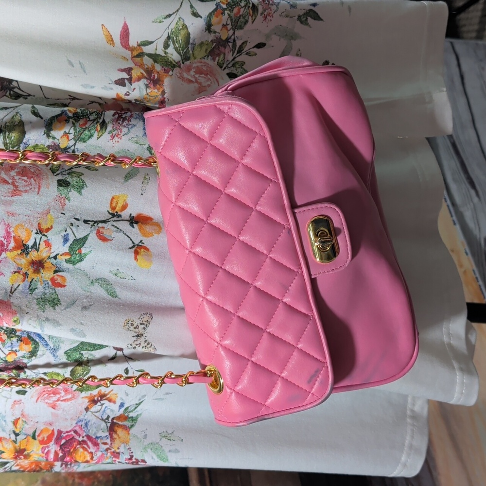 Chic Pink Quilted Shoulder Bag with Chain Strap - Picture 6 of 7